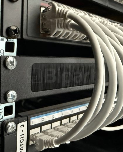izinli-gonderici-sunucu-kabin-patch-panel